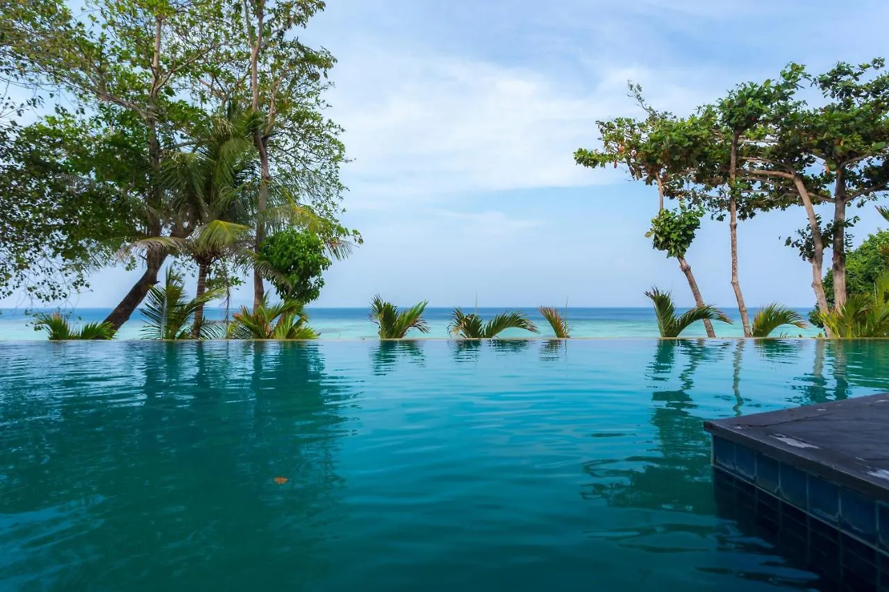 **** Resort Phi Phi Holiday Resort, Leam Tong Beach Tailândia