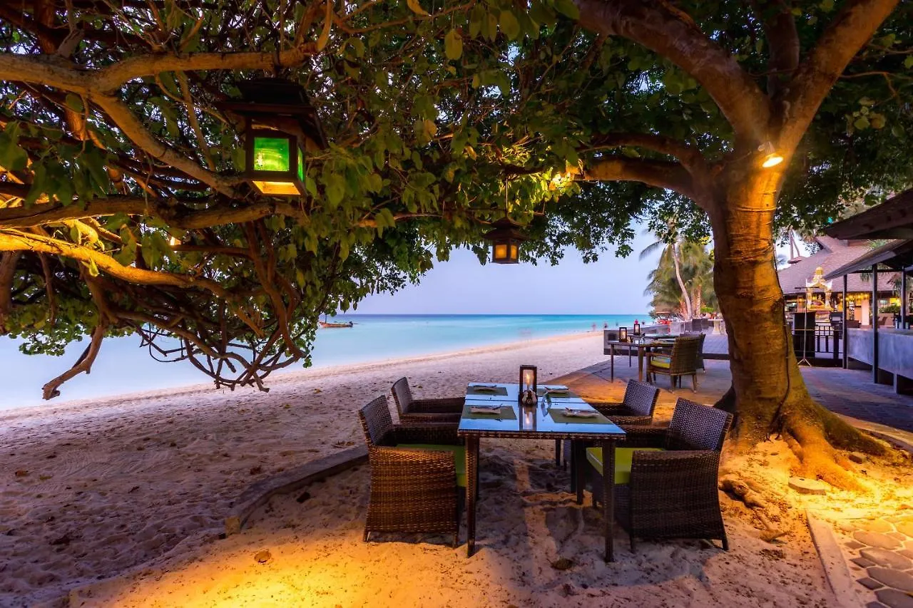 Phi Phi Holiday Resort, Leam Tong Beach