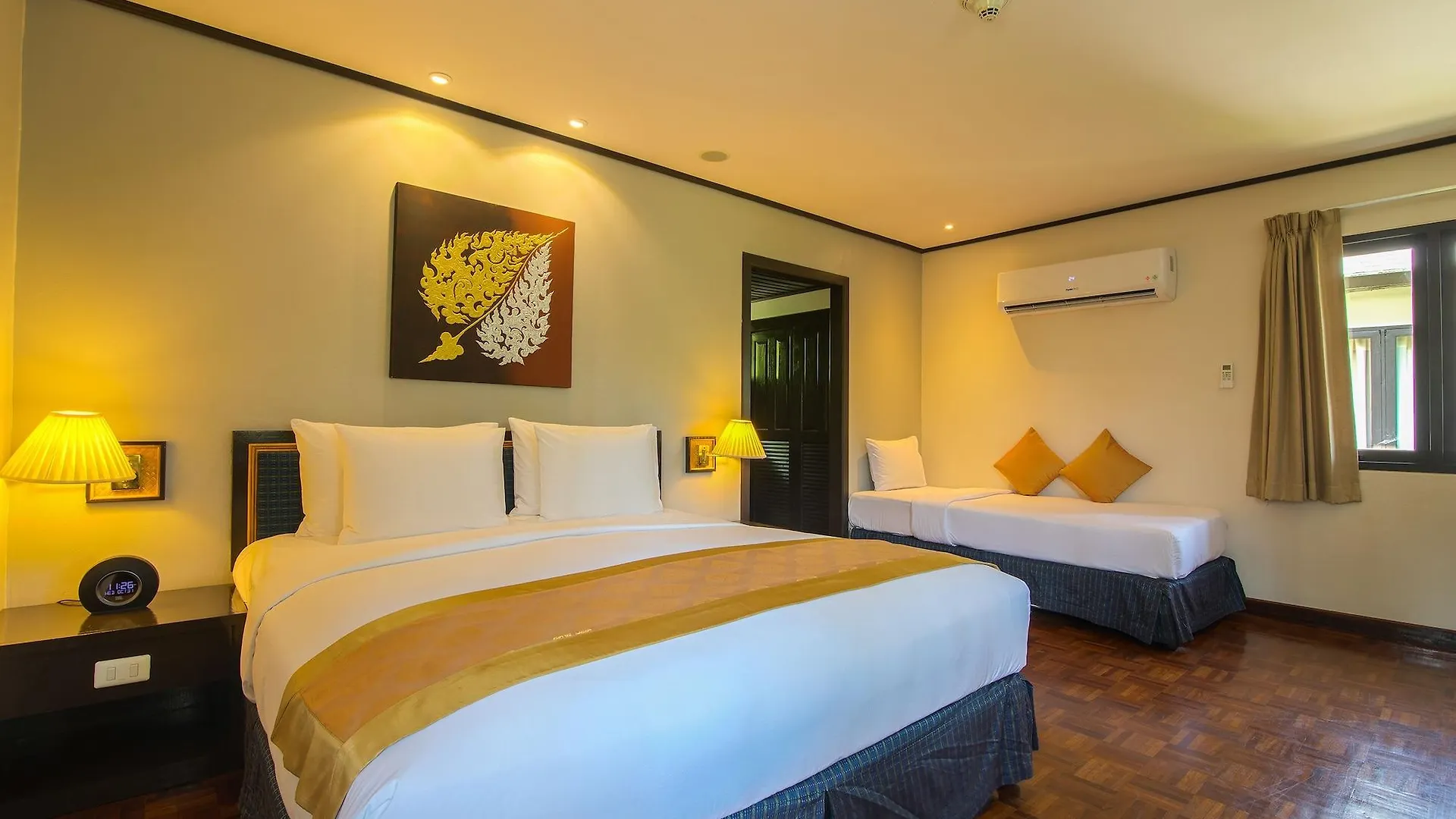 Phi Phi Holiday Resort, Leam Tong Beach Resort Phi Phi Don