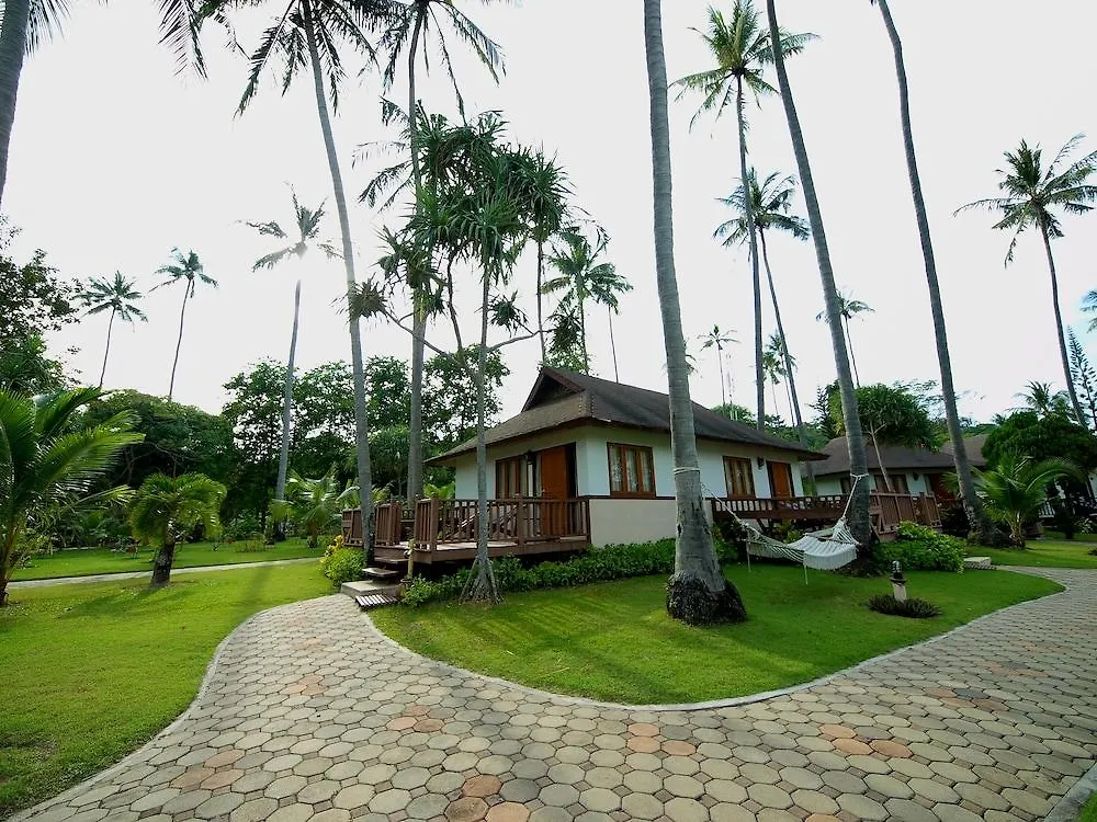 Resort Phi Phi Holiday Resort, Leam Tong Beach