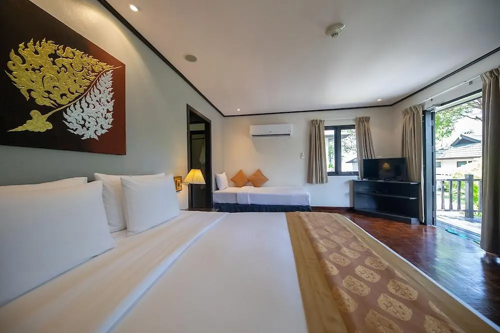 Phi Phi Holiday Resort, Leam Tong Beach Resort