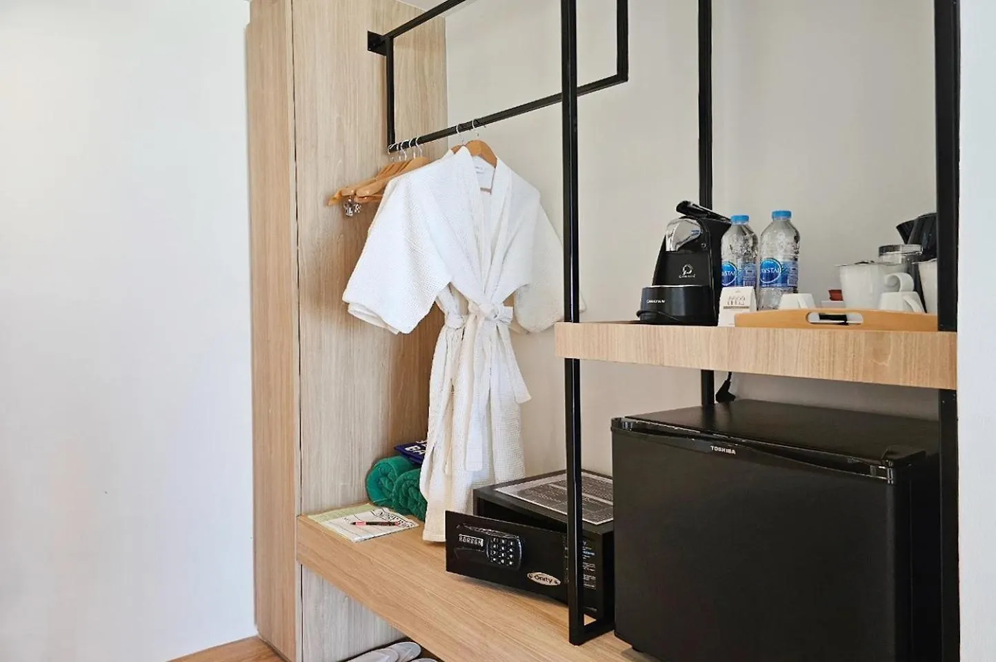 Phi Phi Holiday Resort, Leam Tong Beach Resort