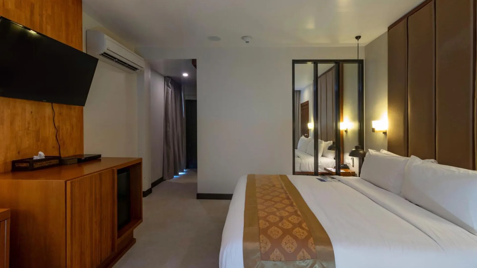 Phi Phi Holiday Resort, Leam Tong Beach Resort