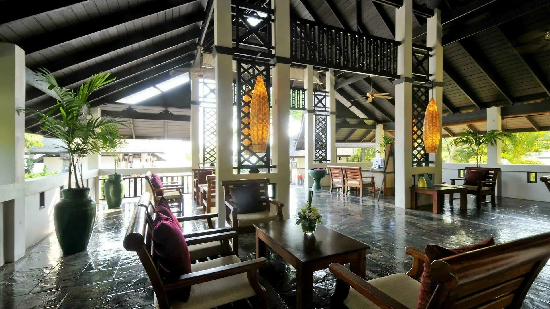 Phi Phi Holiday Resort, Leam Tong Beach Resort
