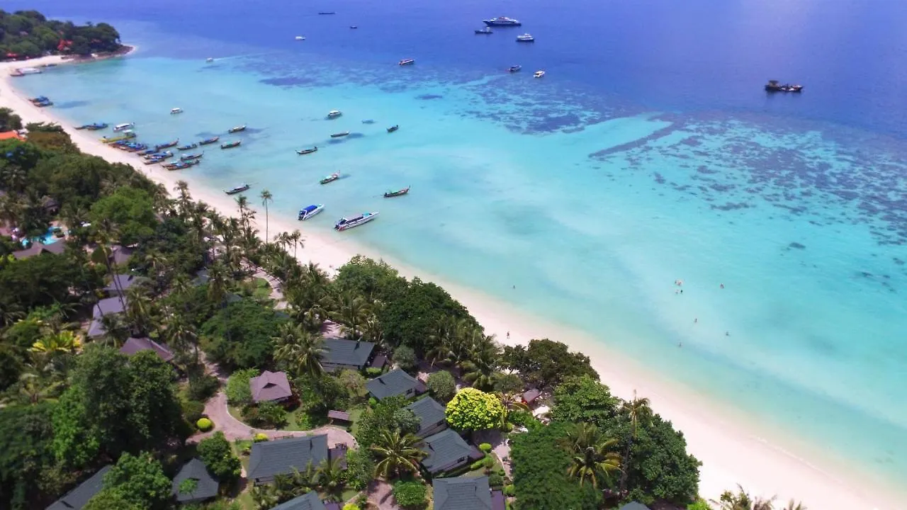 **** Rezort Phi Phi Holiday Resort, Leam Tong Beach Thajsko