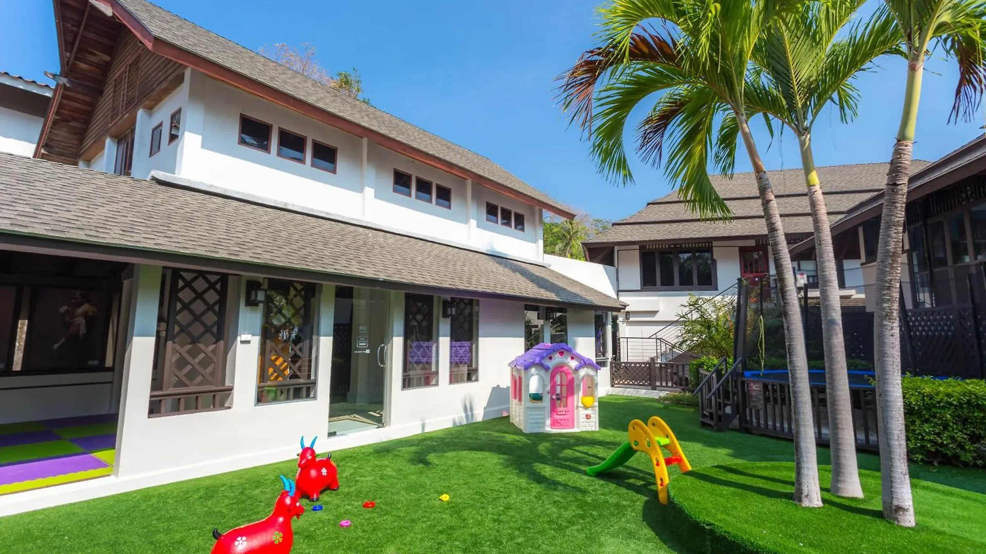 Rezort Phi Phi Holiday Resort, Leam Tong Beach