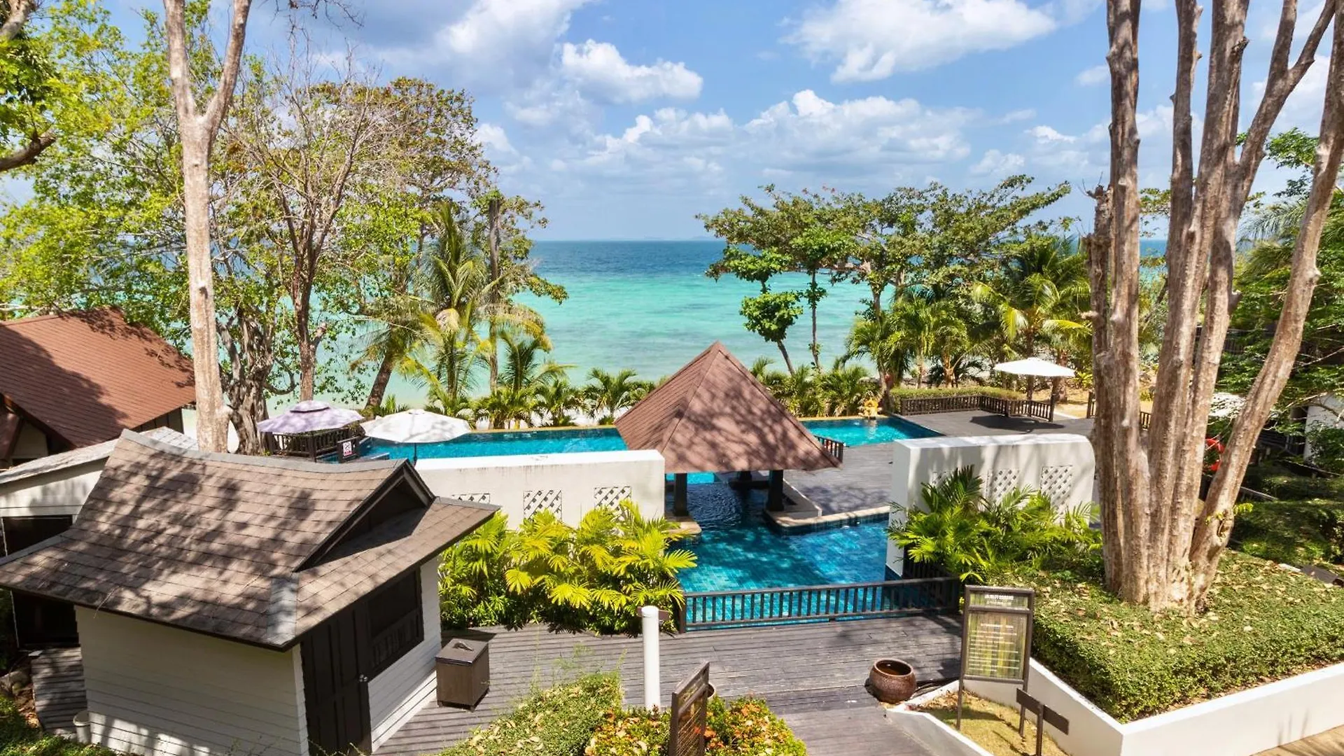 Phi Phi Holiday Resort, Leam Tong Beach Resort Phi Phi Don