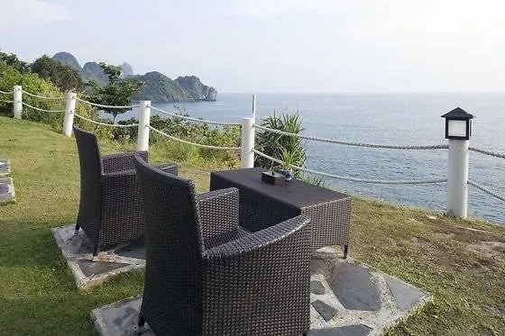 Phi Phi Holiday Resort, Leam Tong Beach Resort