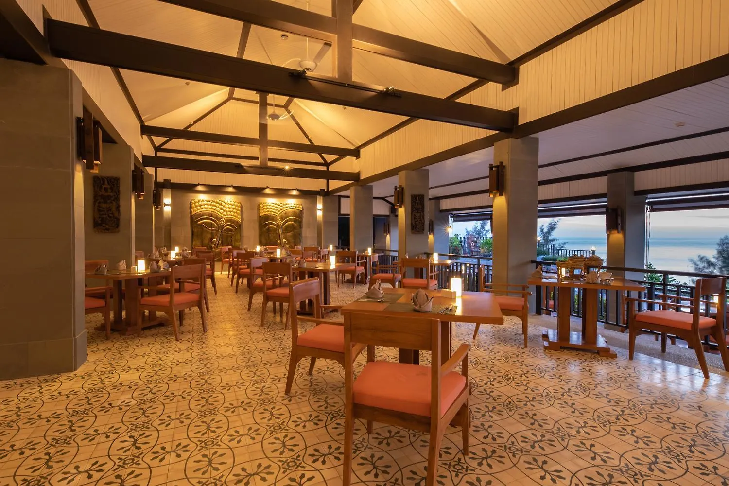Phi Phi Holiday Resort, Leam Tong Beach 4*, Phi Phi Don Thailand