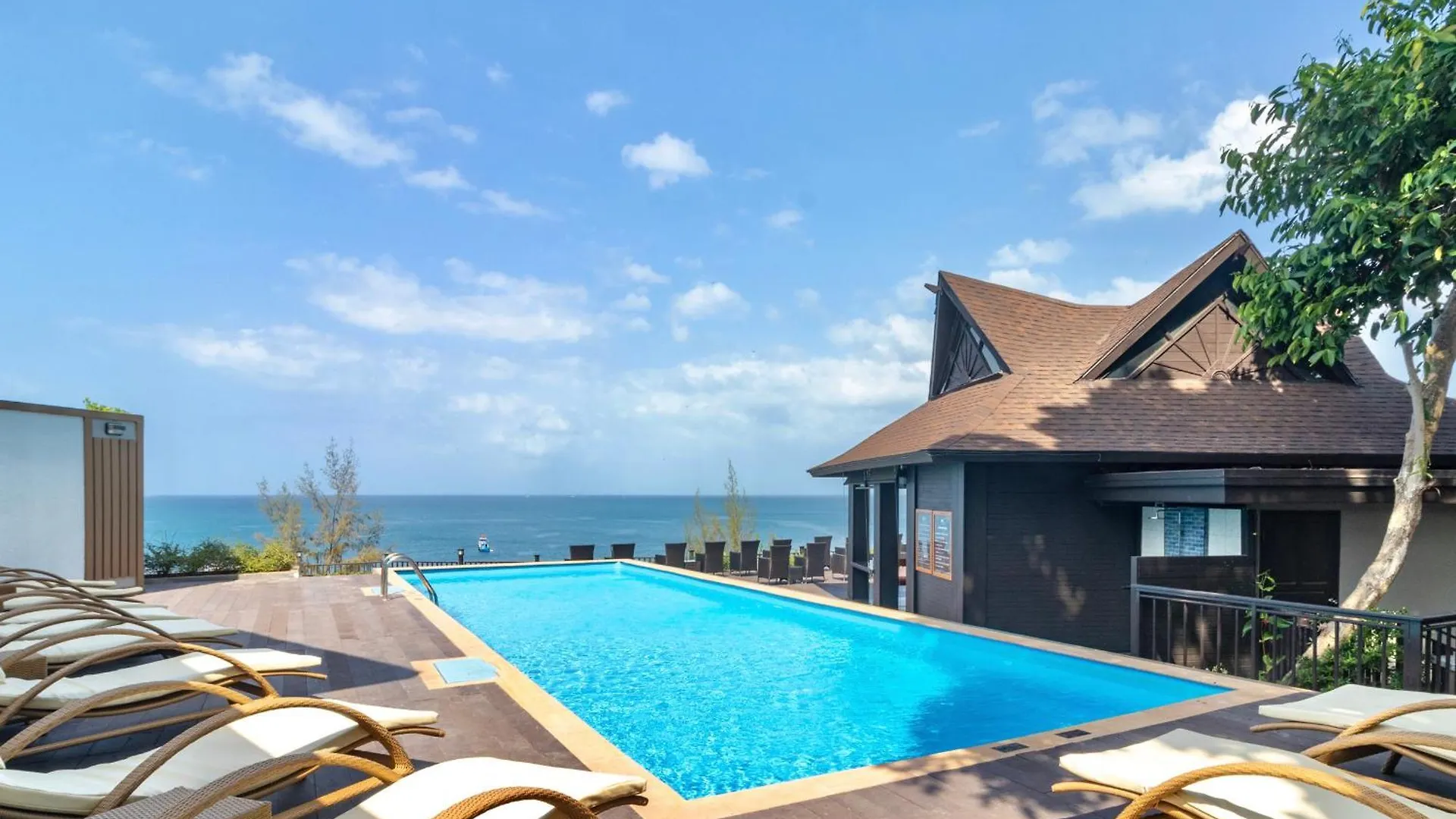 Phi Phi Holiday Resort, Leam Tong Beach 4*, Phi Phi Don Thailand